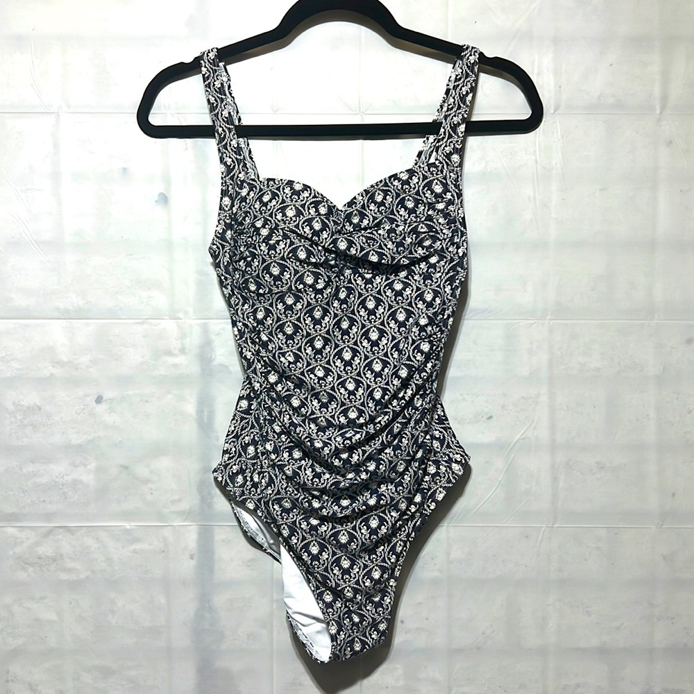 Bond-Eye Australia one piece Swimsuit us 4